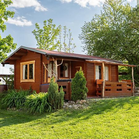 Вілла Cozy Wood Hut On The Farm Trebivlice Екстер'єр фото