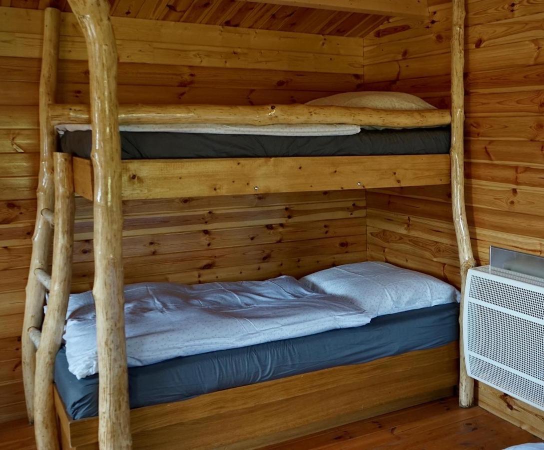 Вілла Cozy Wood Hut On The Farm Trebivlice Екстер'єр фото